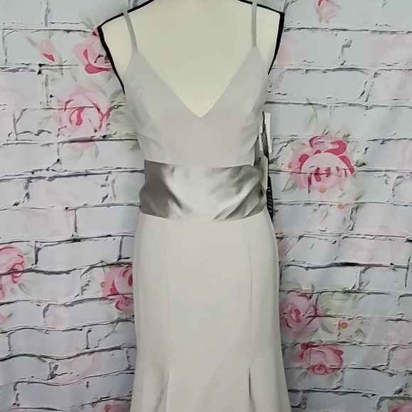 NWT WHITE By VERA WANG V-Neck Crepe Mermaid Bridesmaid Dress - Picture 3 of 9